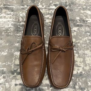 Tod’s Gommino Driving Shoe - brown leather